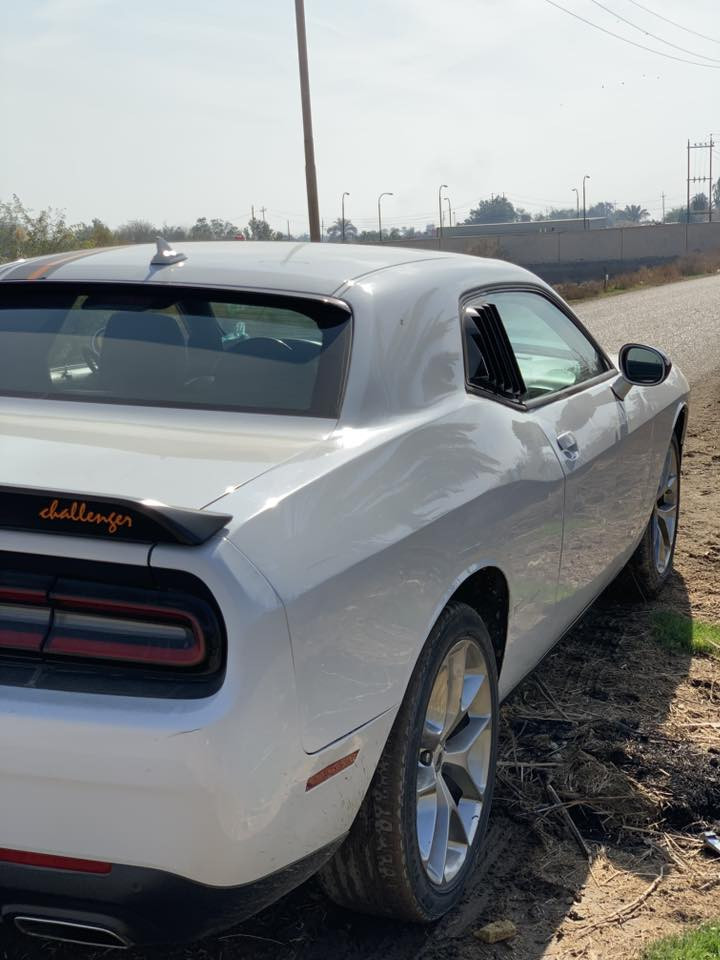 السلام عليكم للبيع Dodge Challenger Sxt 2023 White 3.6L 6 فول (موصفات)
ماشية 15 الف قابل للزيادة 
فتحه سقف 
رادا جانبي خلفي 
ويل ٢٠ رياضي
خزن ميموري 
شاشه چبيره
سماعات الباين 
كشنات تدفئه تبريد + تحكم كهربائي 
تحكم ستيرن كهربائي
قطعتين تبريد 
وباقي الموصفات المعروفه السيارة فول الفول 
السعر 168$ بي مجال بسيط 
اخوان اني جناي والسيارة فدوه الكم ما يعجب السعر لا تكسر بحلالي 

*********** باقي التفاصيل متواجد ع نت

