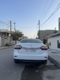 عندي رينو فلونس مديل ٢٠١٦ سياره نضيفه وكشره كلش نضيف لون ابيض رقم بغدا...