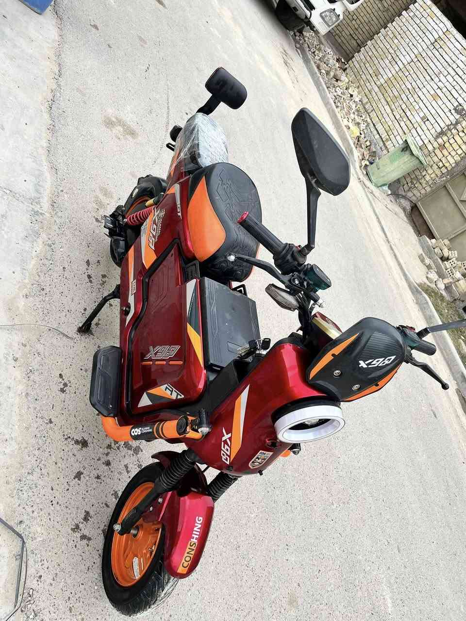 دراجة شحن
x900     عدد البطاريات 5 
السرعة 110 حقيقي 70 
تايرات جوبلس 
موديل 25 
بطاريات تمشيك 50 كيلو بل شحنة 
بدون اي نقص 
دبل اشارة بلوجكترات عدد 3 
مكاني بغداد دورة 
استفسار ***********
