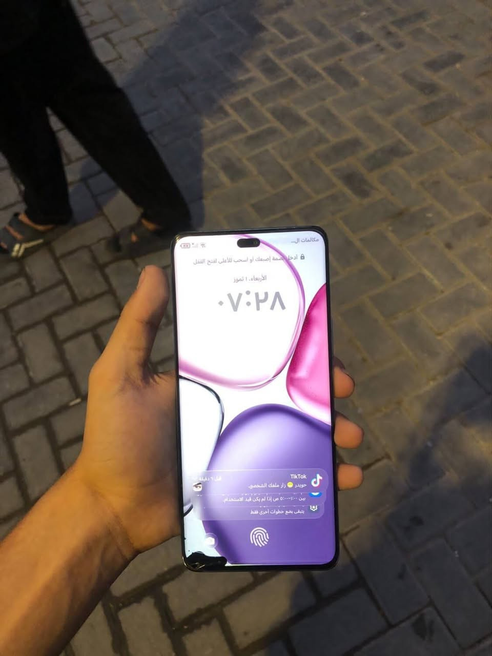 هونر X9c غني عن التعريف ذاكرا 256 رام 12 فقط بي سواد من جوا سعر الجديد ٥٠٠ اني ابيعلك مستعمل بهل مواصفات ب ٢٧٠ وبي مجال قليللل والله شاهد ولقران تجي يمي تلعب ببجي اذا علك ترجعه يعني لاتزيد ولا وكبر ولا ماثره ولقران وقابل للمراوسه بايفون بس من ايفون 12 وفوك برو ماكس اهم شي وكلشي شغال بي لتواصل واتساب فقط ***********
