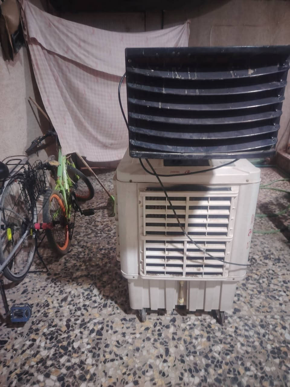 للبيع مبرده جنرال الخليج
اخت جديده مستخدمه موسم واحد نضيفه وشغاله بدون نقص
السعر ٢٠٠
مكاني بغداد حي البتول
رقم موبايل ***********
