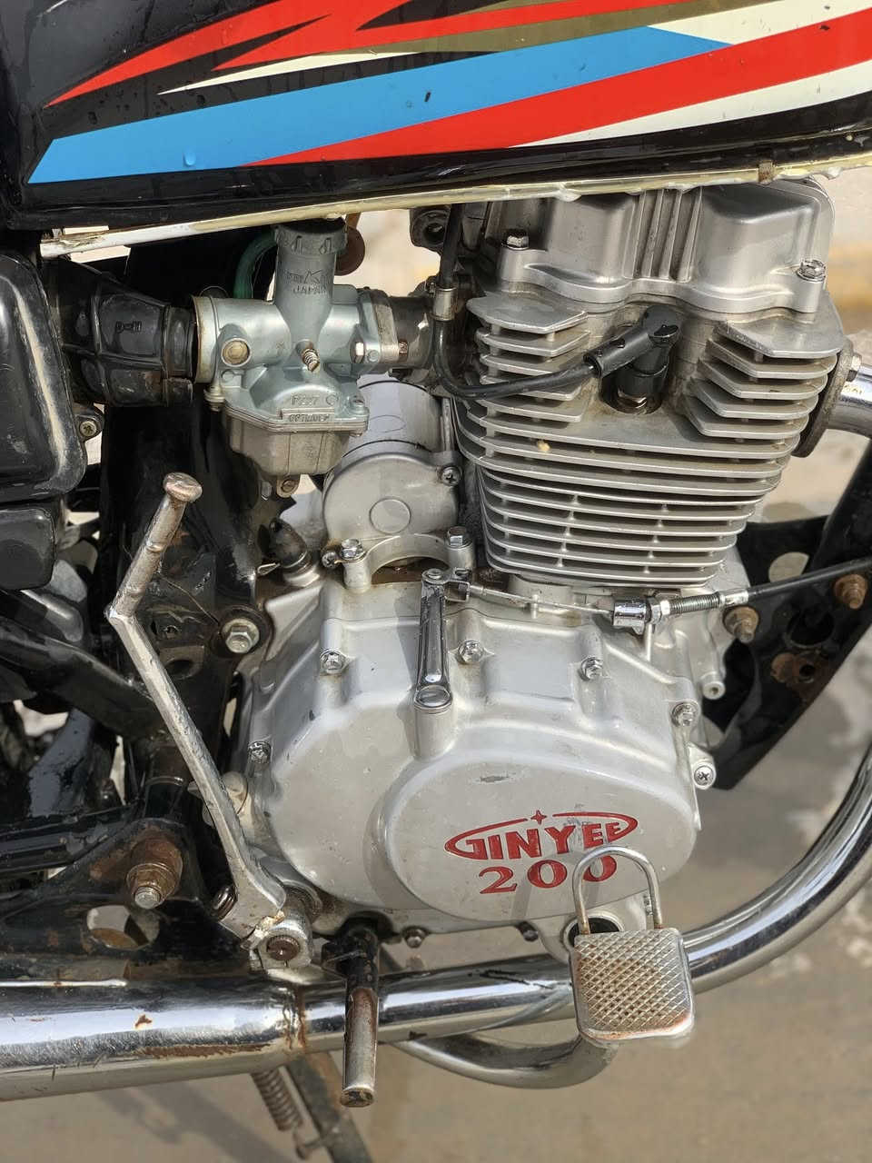 سلام عليكم دراجه للبيع 5 كير لا صرف ولا بخار محرك 200 سعرها 175 بيها مجال مكاني حزيران رقمي ***********
