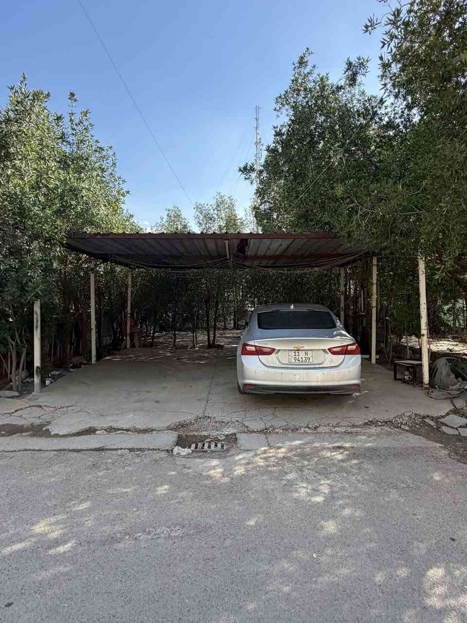 سلام عليكم 
يتوفر بيت للايجار في منطقة شهداء سيدية قرب اسواق فروتي
المساحة ١٢٠متر بناء حديث مقابل بيت ترك حديقة+كراج 
يحتوي على غرفة نوم في طابق الارضي
طابق ثاني يحتوي على ٣غرف نوم  
للاستفار *********** او مراسلة خاص
