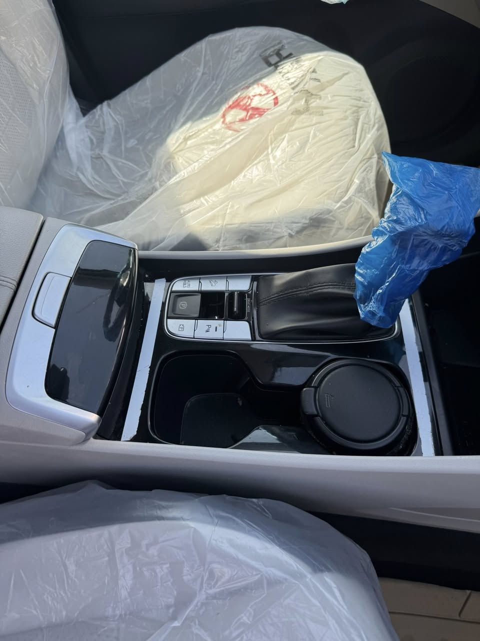 السلام عليكم توسان موديل ٢٣ كفاله عامه رقم بغداد ماشيه ٦٣ السعر ٢١٥ بيهه مجال حك الجيه 
***********
