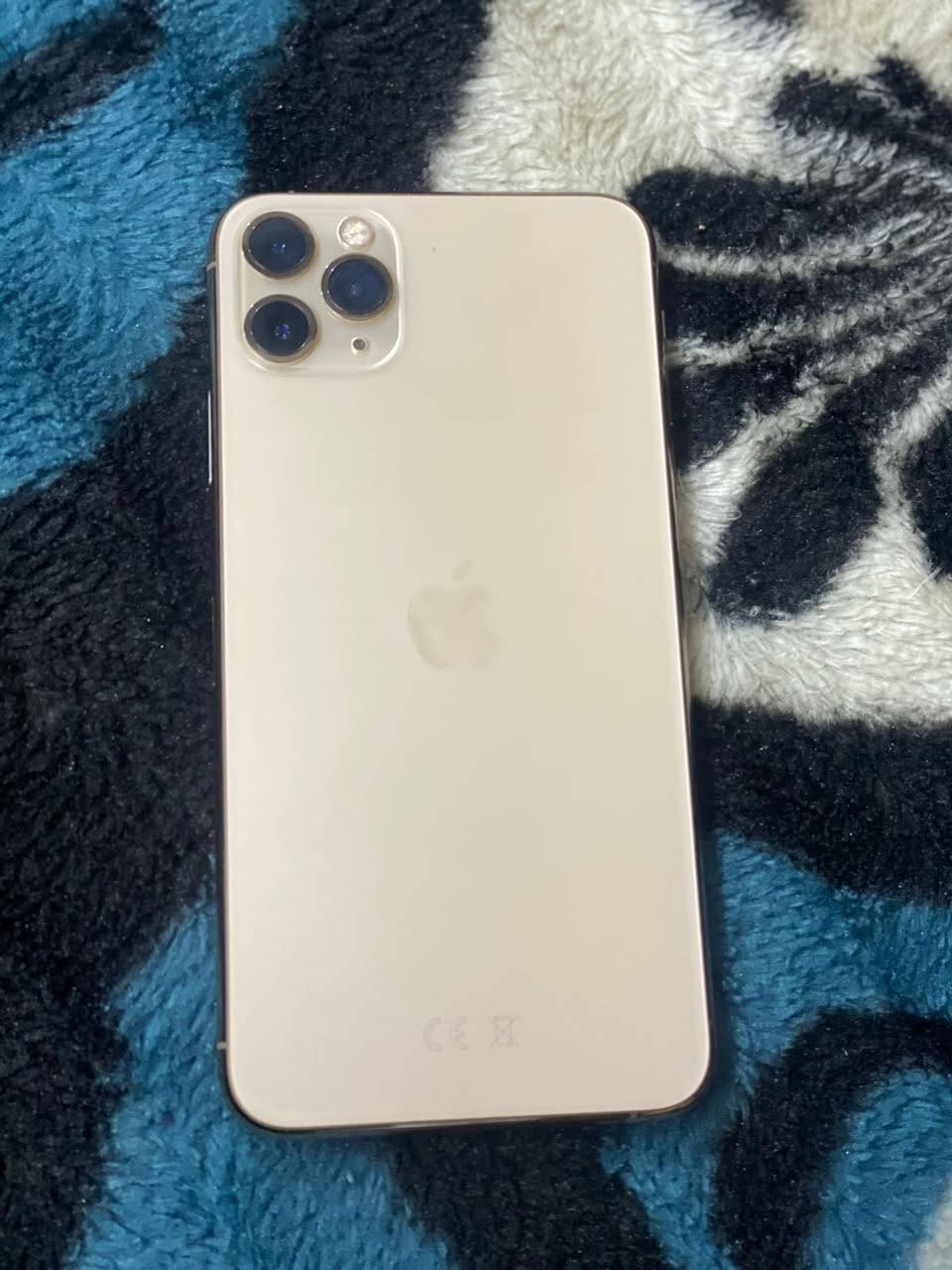 سلام عليكم ١١برو ماكس ماه مفتوح جهاز نضيف بطاريه ٧٠مكان ناصريه مركز ***********
