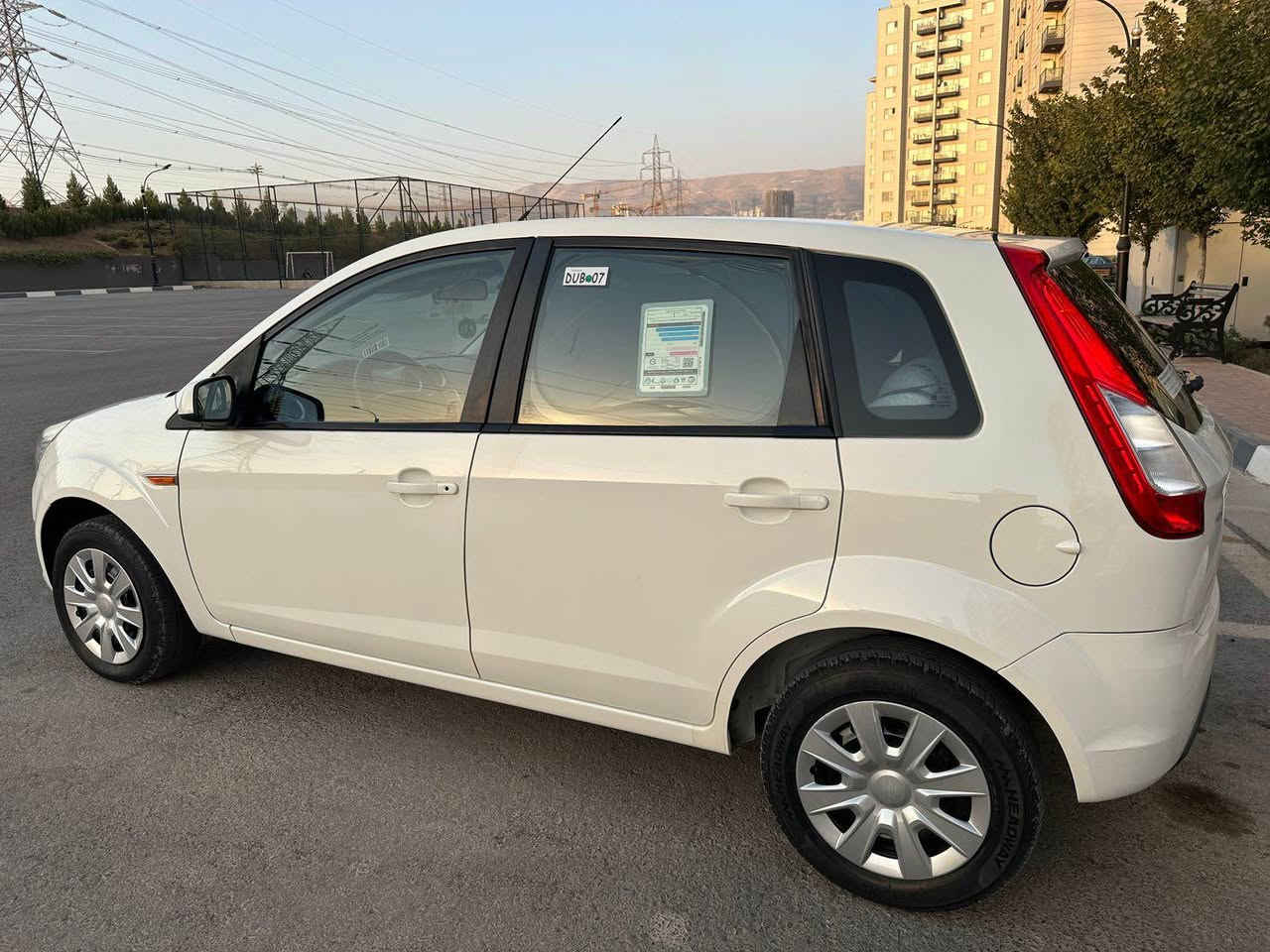 فۆرت فیگۆ. 2015 سفری شەریکەی نیڤا رەقەم وسەنەوی هەمووو شتێکی تازەیە تا 2027  سەیارەکە زۆر لۆک ماوەتەوە گێر مەکینەی. هەموو گیانی سەیارەکە بەشەرت. تەنها ٩٧ هەزار حەقیقی رۆشتوووو.   بئ دەعم بئ لێدراوی. تەنها دووپەلەی زۆرزۆر بچووک بۆیاخی هەیە.  سەیارەکە زۆر جوانە پاک ماوەتەوە مالی دۆستەوە. هیچ مەسرەفێکی تیا نیە سعری٩٣ گەلا معامەلەیە. سەیارەکە لەسلێمانیە.    
ژ*********** السليمانية, العراق
