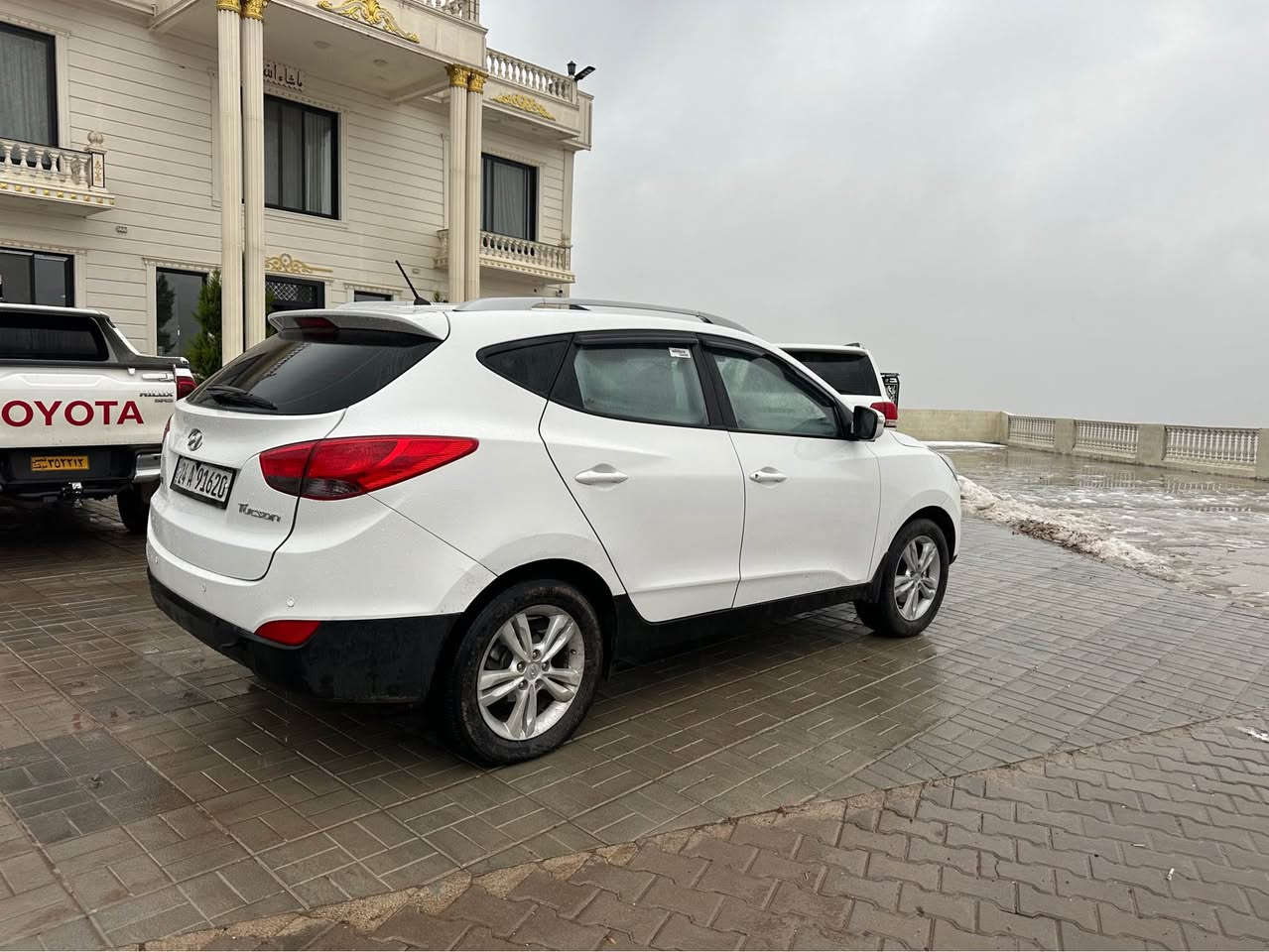 بوو. فروتنئ  
   نقد + قست بئ كفيل بئ رهينه 
   هوندا تكسون  2012 
   صبخ. نيف بولند. 
   رقم سنه وى جديد 
   گير مكينه شرط 
 مواصفات. داخل كريم شاشه كاميره 
تحدث سرعه 
 85 $ ورقه مقديمه هيفئ ٣٠٠$ 
     *********** اكر, نينوى
