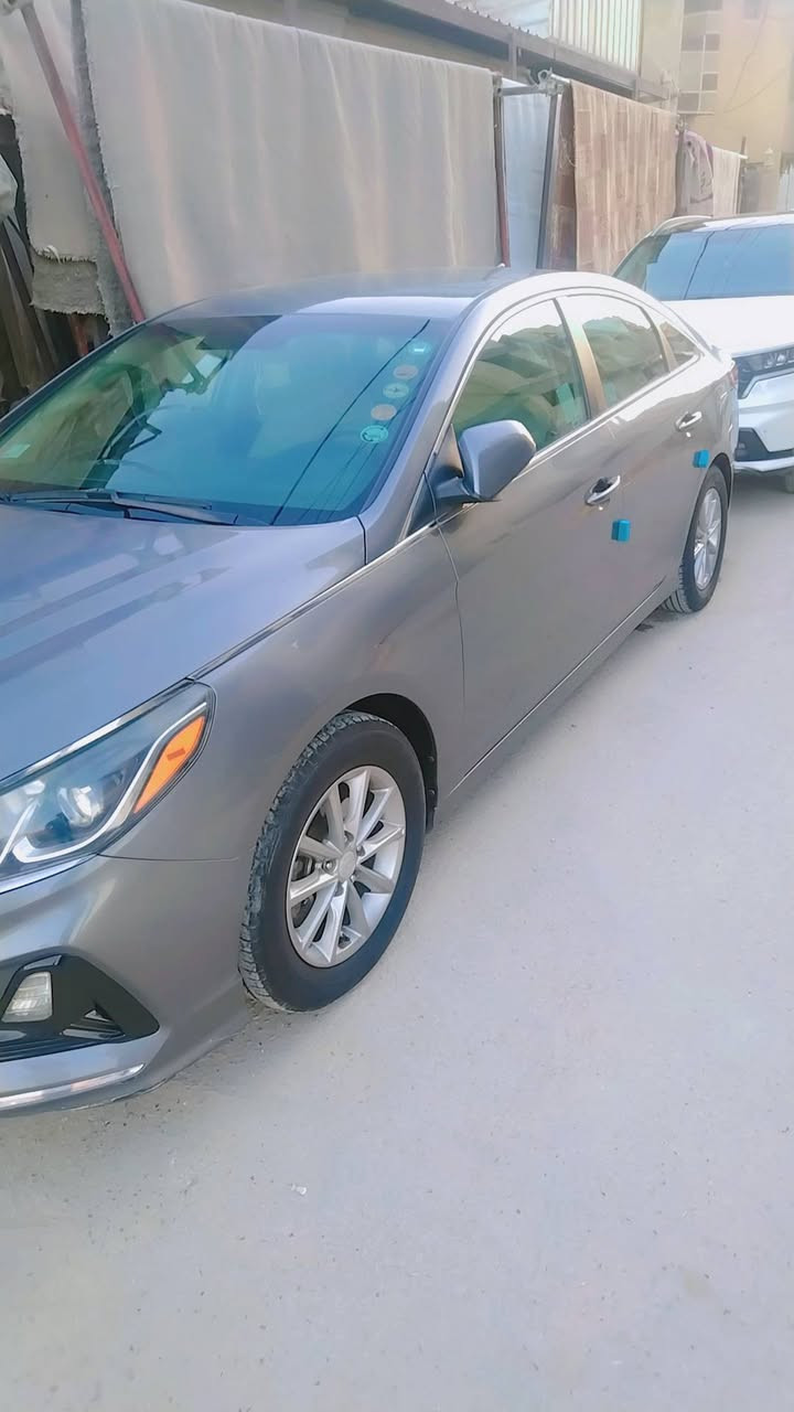 السلام عليكم للبيع سوناتا موديل 18 أربيل وارد أمريكي حادثها جنطه او جاملغ او بالعراق جاملغ الأيمن كير مكينه حدادية جاهزه سنوية لل 2030 تريد تحويل او وكاله 
130 اوبيها مجال للطيبين
 للإستفسار أكثر اتصل او تراسل على رقم *********** للمعلومات مكان سيارة كربلاء
