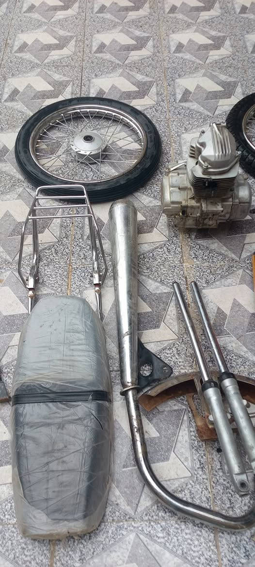 السلام عليك تعميره مال دراجه كامله للبيع يريدهن هاذه رقمي وبل خدمه
سعرهن 200 

***********
