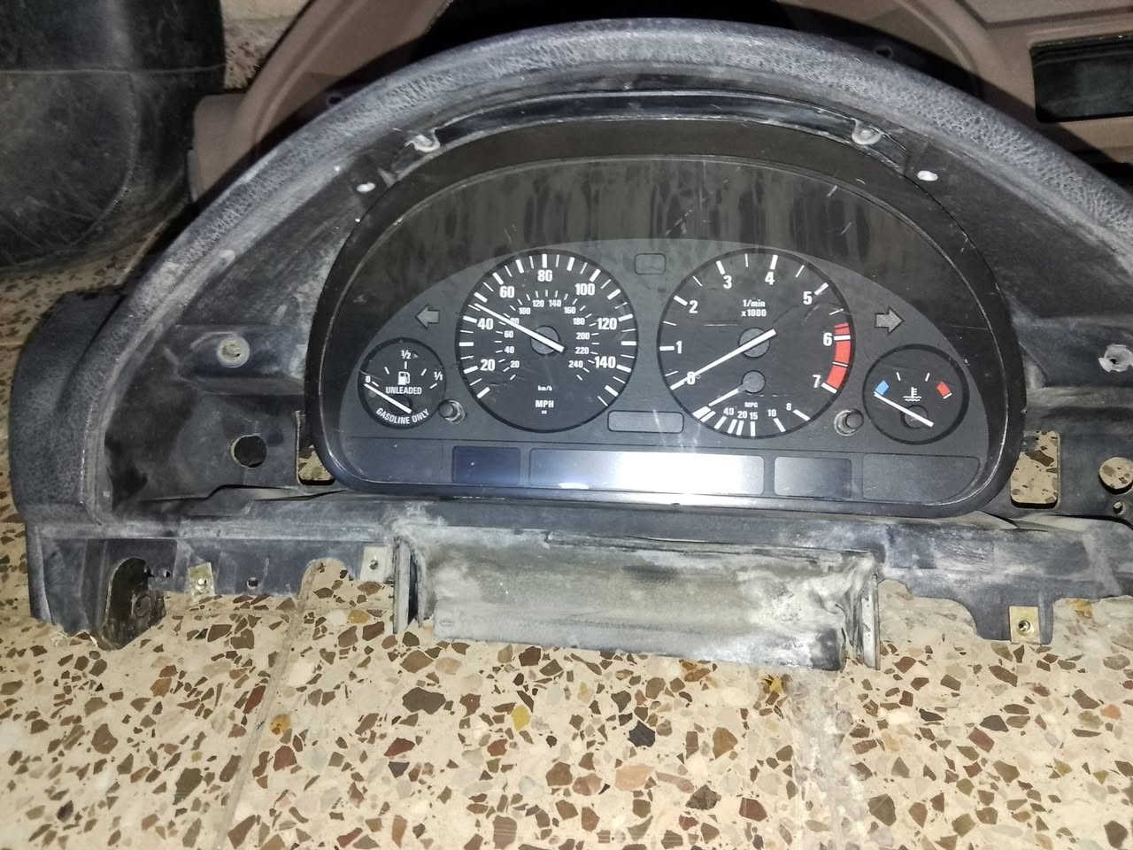 سلام عليكم رمضان كريم عليكم
غراض صقر  عضمه دشبول اسود وبيجي 
مقعد كشن خلفي 
كيجات 
دشبول خلفي
يدات بوب 
موجوده نواعم شتريد علق وبخدمتك


**إذا كنت صاحب هذا الإعلان وتريد حذفه لأي سبب، رجاءا أرسل رسالة إلى الدعم الفني**