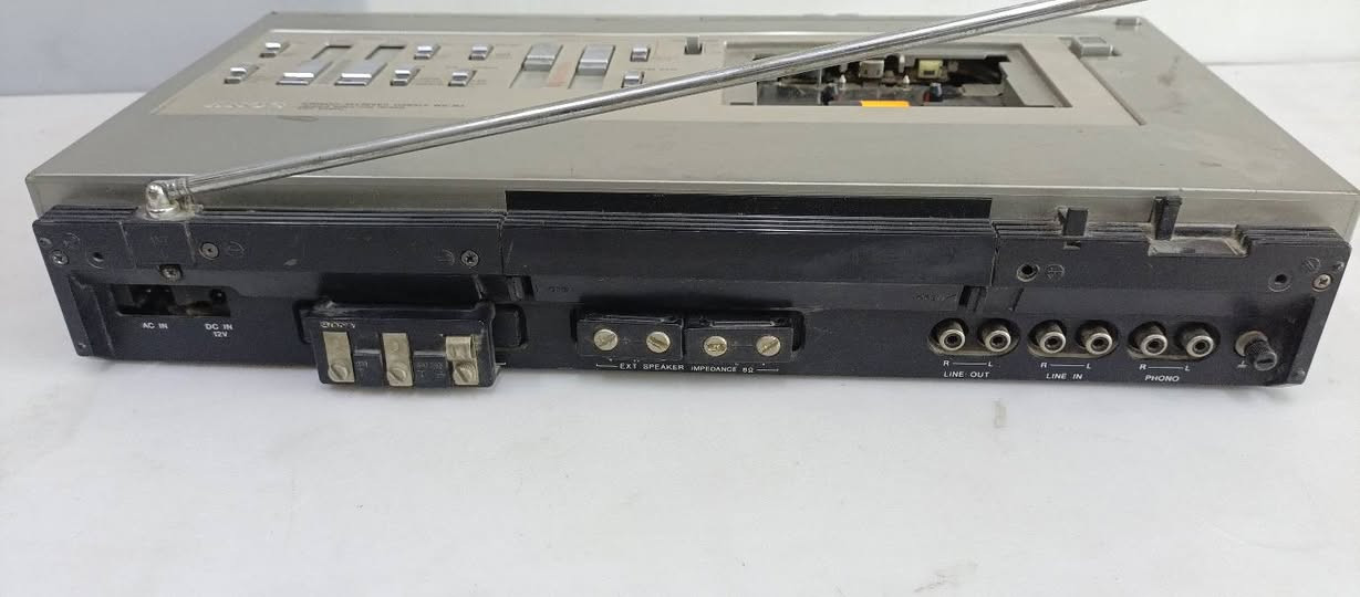 السلام عليكم..
جهاز صوتي للبيع 
نوع سوني صناعة اليابان أصلي 
كاسيت وراديو وأواكس 
الجهاز بحاله وسط 
الراديو بس وشه الكاسيت لا يعمل يحتاج إلى صيانه 
البيع بصفة أمبلي فاير مكبر صوت 
السعر ٣٥ ألف دينار 
للأتصال ٠٧٧٠٨٨٣٥٣


**إذا كنت صاحب هذا الإعلان وتريد حذفه لأي سبب، رجاءا أرسل رسالة إلى الدعم الفني**