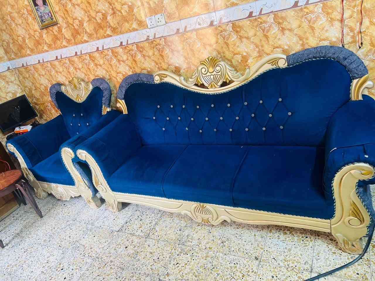 السلام عليكم تخم 10 مقعاد
فقط المقعد ابوتك يراد اله ترتيب مكسور المكان بغداد بلديات 
السعر 200 وبي مجال تفاصيل اكثر خاص 
***********
