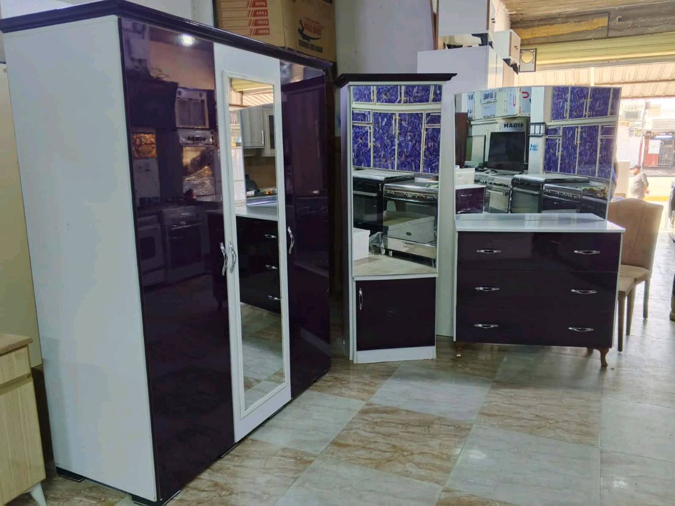 غرفه نوم شابي ٧ قطعه اخو الجديد سعر ٢٧٥ بيها مجال شراي راسلوني واتساب 
***********