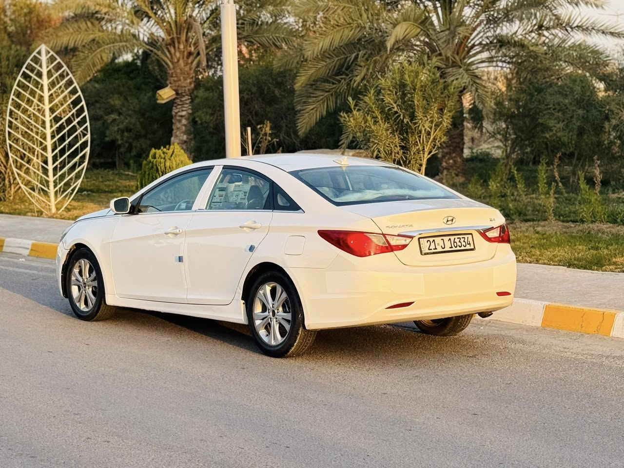 السلام عليكم...
للبيع...نقد فقط  اعتذر عن الاقساط 
باسعر 98$وبيه مجال بسيط
سوناتا 2013امريكي ابيض ثلجي 
رقم سليمانيه دولي (21)
ماشيه130

✳️محرك 2400/شرط لاتبخير ولاتنقيص 
✳️كير اتوماتيك بدون اي عيب مال بيت"

⚔️المواصفات⚔️ 
داخل لونين 
اربعه 4️⃣ دسك 
بلوجكترات 
اناره داخليه كماليات فول جنطه مغلفه نايلون 

 🚘سياره جديده برغي ما ناقصها Ⓜ️

🔴سياره خاليه من الدعم شرط سونار بيها 3قطع كلير بدون اي حادث شرط 

✅Ⓜ️ترايها صفر شرط صدر كهربائيات كلها شغاله تبريد ثلج ❄️ 

تايرات 4️⃣ جديدة 🆕 
صدر امامي خلفي كله جديد 
شرط التحويل ثاني يوم
السعر 98$ وبيها مجال بسيط 
مكان السيارة صلاح الدين تكريت الديوم 
رجاءً ما أقفل سعر بالتلفون تعال وتدلل 
للاستفسار ***********/
***********
