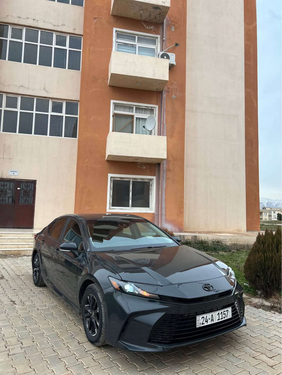 TOYOTA CAMRY 2025 LE HEV 🩶
تيوتا كامري ٢٠٢٥ هايبرد
لون موميز لون سمنتي 
مواصفات 
بصمه 
شاشه 
كامره 
رادار 
حساس
بريك بصمه 
اكو 
نورمال 
سبورتي 
و HEV
تحكم ستيرن 
تحديد سرعه 
شحن وايرلس
و بعد مواصفات هوايه 
ضرر: سياره مو عام ابيع عام صبغ بدون دواخل ارباك سيستم  و رقم شانسي موجود بل منشورا شوف صوره حادث  سياره مرقم جاهز بدون مصرف و سياره هاي رقم لاذم مبدل 
مكان سياره عقره 
واتساب :*********** اكر, نينوى
