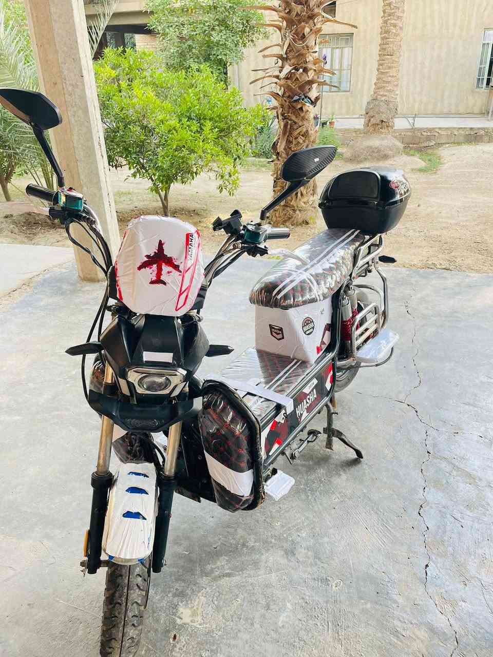 ماطور هيوشه2024 كامل مكمل مبي اي نقوصات سماعات ثنين شغاله بس انا مشاده بطاريات نص عمر سعره 325وبي مجال لاستفسار ***********

