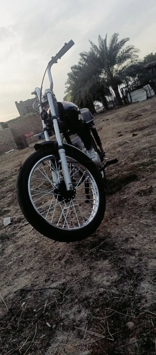 سلام عليكم 

دراجه لبيع 
شاصي ارشه كلك كلك 
مكينه نامه اصلي ما مفتوحه 
سعر 350قفل
هاذه رقمي شراي خابر 
***********
