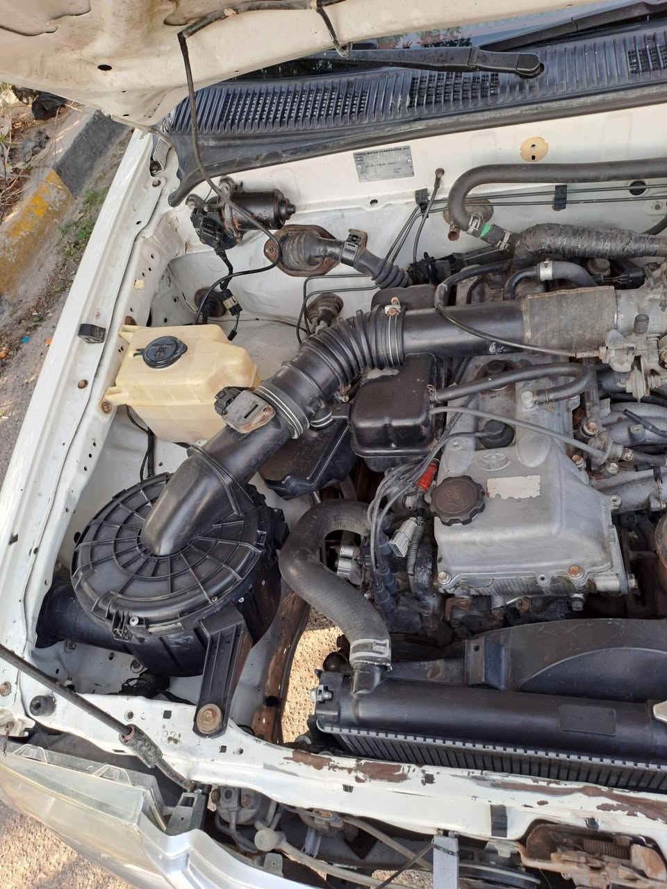 تويوتا هايلوكس جمره 2004 رقم بصره
الاماني مشروع وطني سنويه 2028
داخل احمر جام كهرباء مكفوله فقط
مكانات صبغ شاصي ومحرك وكير واكسل 
مكفولات حداديه جديده تخم تاير السعر 
(95)وبيها مجال قليل العنوان ميسان 
المجر الكبير التفاصيل اتصل على رقم 
***********
