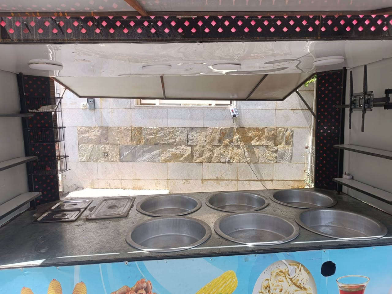 عارەبانەی خواردن دروست كردن تازە بەڕادان دراوە زۆر زۆر توند و تۆڵە شەش دانە تەشتی هەیە شوێنی برنجی هەیە تایەكانی شەفتە بە ماتۆڕ یا بە سەیارە ڕادەكێشرێ هەتا بەغداش بتەوێ دەڕوا جێگای نزیكی هەشت خاز زیاتری هەیە كارەبای هەیە هەموو بۆڕیەكانی دوو ملیمە سێ ملوێن زیاتری تێچوە ئێستا بە ملیۆنەك و 900هەزاری دەفڕۆشی لە هەولێر . هەولێری نوێیە أربيل, العراق


**إذا كنت صاحب هذا الإعلان وتريد حذفه لأي سبب، رجاءا أرسل رسالة إلى الدعم الفني**