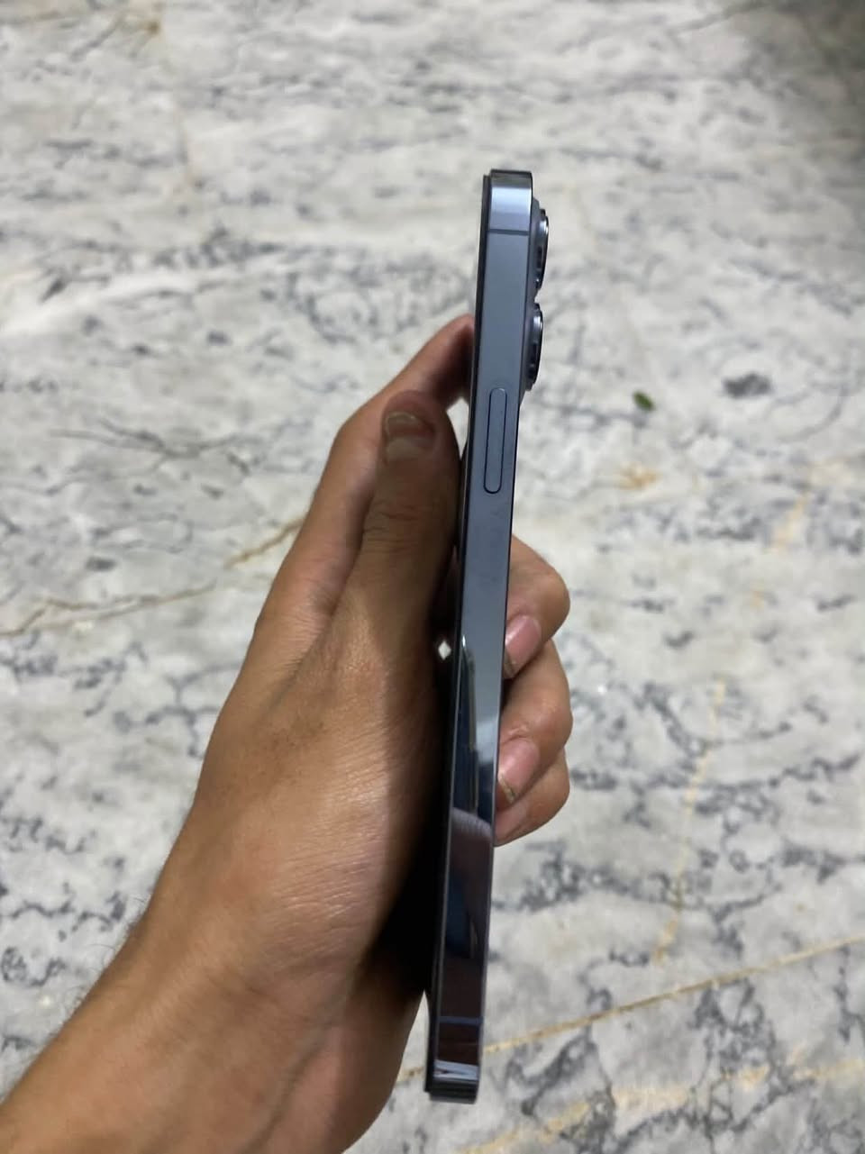 للبيع — iPhone 13 Pro Max
🔹 اللون: Sierra Blue (سييرا بلو) المميز
🔹 السعة: 256GB
🔹 نسبة البطارية: 85%
🔹 الجهاز نظيف جداً وخالي من الشخطات والضربات
.
تصويره يخبلللل 
🔹 جميع الوظائف شغالة بشكل ممتاز
🔹 فقط الشاشة مبدلة
🔹 مع الكارتون الأصلي والشاحنة
🔹 ويا كفر نادر وجديد

💰 السعر: 575,000 وبي مجال 

مكاني بغداد عبيدي رقمي ***********
