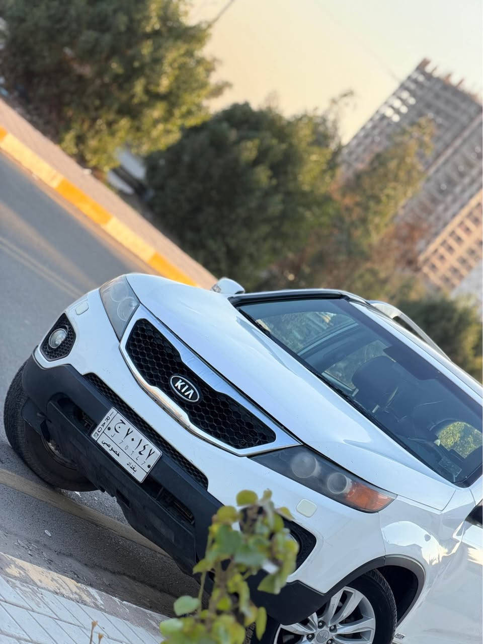 للبيع فقط بدون مراوس اعتذر....
 كيا سورنتو 2012 ((خليجي)) 
محرك ٦ سلندر ٣٥٠٠. 
7راكب .........
عليها ادامة كاملة مال جناي وبعد يمكم.......
فول مواصفات لاخيرر اعلى مواصفات بالسورنتو كله .......
رقم بغداد باسمي تحويل ثاني يوم 
جانيها على ايدي صارلي ٥ سنوات 
سيارة مال جني وبالخير علياخذها ..

ملاحظة/ ❗️السياره سابقا مكفوله كفاله عامة بدون حادث بدون حادث 
بس بسبب تخريب واضح رح انشر صور السونار قبل يومين سويته ❗️
والي يسال ليش نص التكم مصبوغه❗️ 
بسبب تخريب ومن تتصل افهمك اكثر .

مواصفات السيارة :
1- بنوراما 
2-كراسي كهرباء جلد لون قرميدي
3-فوريل AWD
4-زراكات لايت 
5-حساس امامي وخلفي
...........................
كير شاصي لغد دواخل ايراباك 
كله مكفول وشرط السونار 
السعرر (١٣٣)..........
المكان بغداد الاعظمية 
*********** Colombo, Sri Lanka
