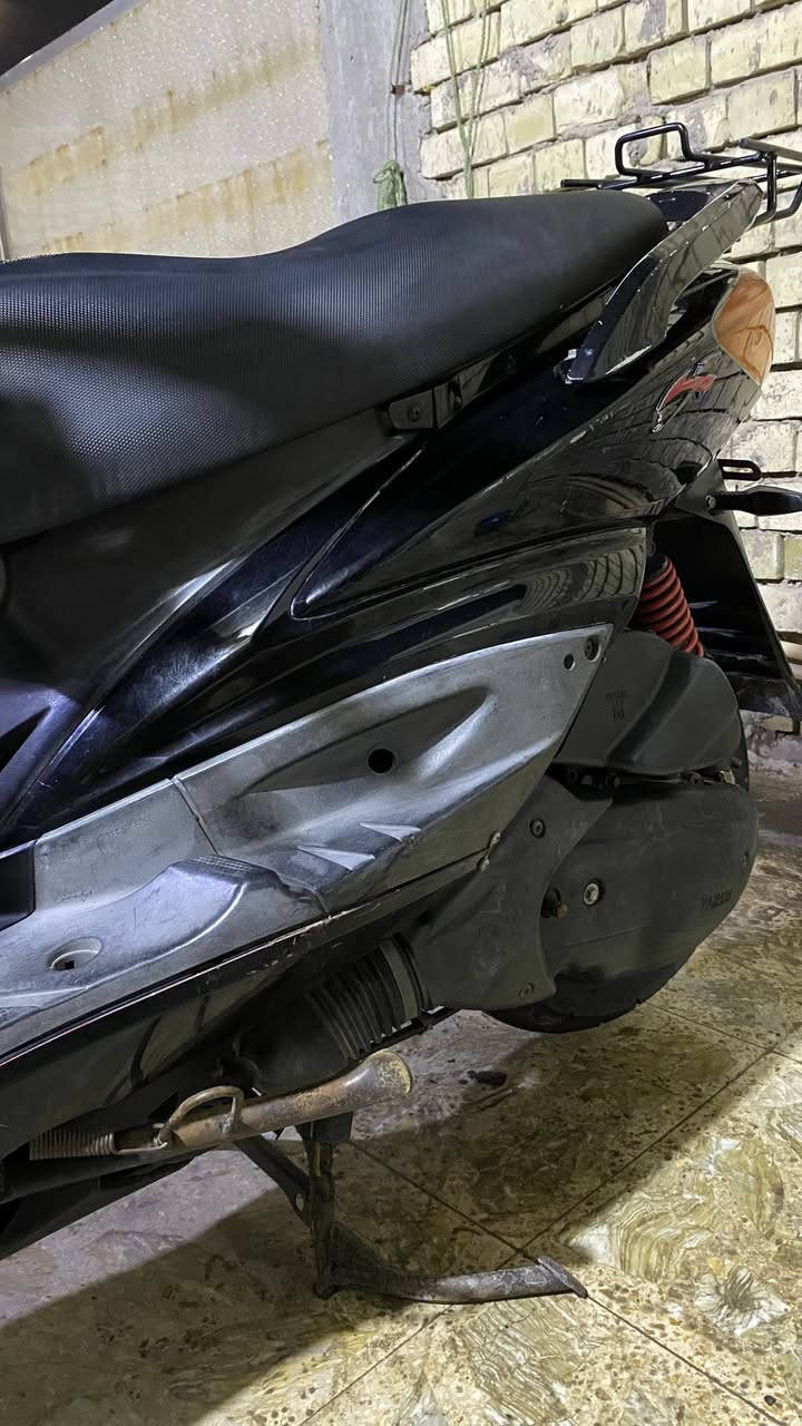 السلام عليكم
سكنس فحل للبيع الدراجة بلادية ونضيفة كلش مثل ما واضح بالصور وبس تطخ السلف تشتغل باتري جديد دهن امزويل جديد تايرات ويلات جدد مثل مواضح بالصور بريك امامي خلفي جديد 

السعر 775 وبيهه مجال بسيط 

المنفاخ وحد سعره 35 اصلي باله امزون كيج الكتروني يشتغل على الباتري مال دراجة 

الامين الثانية سكينة شارع المكاتب 

*********** واتساب
