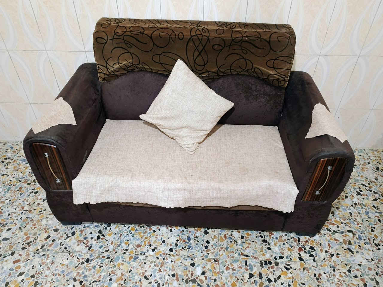 تخم للبيع خمس قطع كامل  رقم ***********
