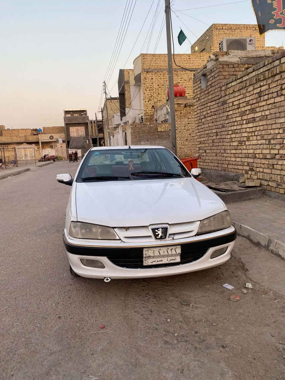 سلام عليكم بيجو بارص مديل ١١ محرك وكير خير من الله حداديه جديده تخم تاير تبريد ثلج رقم بصره سنويها ل٢٨ رقمي *********** مكاني العماره
