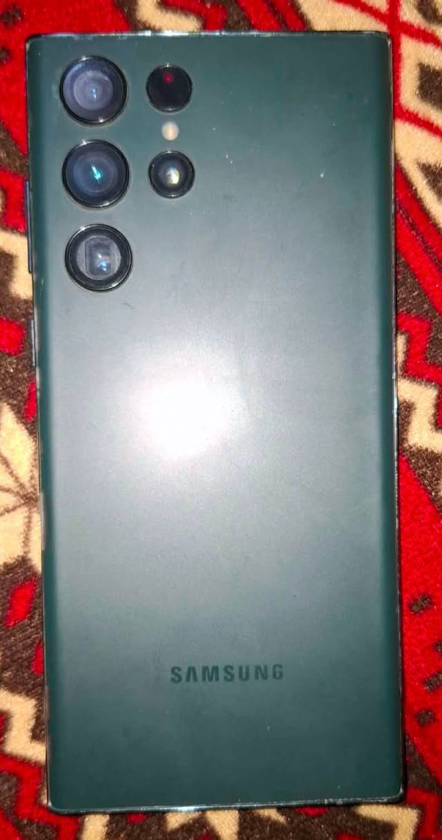 السلام عليكم  جهاز للبيع    التره s 22
ذاكره 512       الجهاز امبدل  بس ضهر.  جهاز نضيف او ما مفتوح ابد 
      
 اريد اراوسه
 اب 13 ابرو ماكس    

هاذه رقمي. ***********
العنوان محافضة بابل
