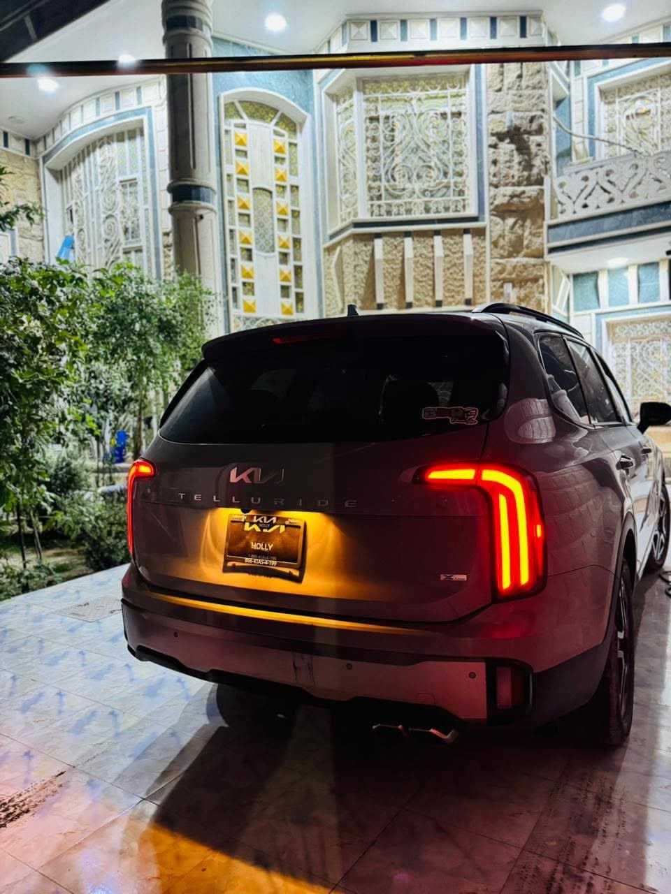 كيا تيلورايد 2023 SX X-Line
المواصفات:
1- محرك 6 سلندر 3800 سي سي
2- عداد المسافة: 43 ألف
3- تشغيل بصمة + تشغيل عن بعد
4- زينون عالي وواطي أصلي
5- فتحتين سقف
6- رادار جانبي مانع اجتياز
7- دفع رباعي (4WD)
8- نظام تحديد مسار
9- كاميرات محيطية 360 درجة
10- حساسات أمامية وخلفية
11- شاشة كبيرة مع كامل الإيعازات
12- تدفئة + تبريد للمقاعد الأمامية والخلفية
13- تحكم دريكسون جهتين
14- ذاكرة حفظ وضعيات المقاعد
15- نظام صوت متكامل
16- تبريد خلفي منفصل
17- مقاعد VIP سياحية
18- 7 ركاب (3 صفوف)
19- مرايا جانبية قابلة للطي كهرباء
20- مقاعد جلد حار/بارد
21- 5 كاميرات
المواصفات الإضافية:
22- كشنات VIP
23- رادار محيطي 360 درجة
24- إشارات مرايا قابلة للطي
25- باقي المواصفات الكاملة لفئة SX X-Line
الحالة:
السيارة حادثة، الضرر فقط بالواجهة الأمامية، بدون صبغ، باقي السيارة وكاله ومشدودة شغل مضبوط.
ملاحظة:
السيارة موجودة بالحلة – مركز المدينة
قابلية تفاوض بسيطة بالسعر (292)
للاستفسار واتساب: ***********
ملاحظة مهمة:
السيارة مفحوصة، رقم الشاصي موجود، والإمكانية للفحص بأي مكان تريده
