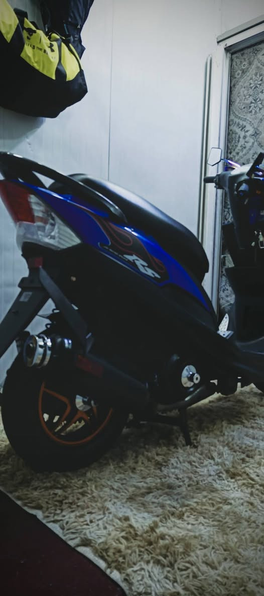 للبيع دراجه ماكس سرعه  120 عنوان بغداد الكراده قرب مستشفى العلويه للولاده  رقمي بي وتس وتصال ‏‏‪***********‬‏ شغل وطلع ترايك لاربيل شرط دراجه بيها تزويداج Rjs الصور تحجي عن النضافه ومعتني بيها
