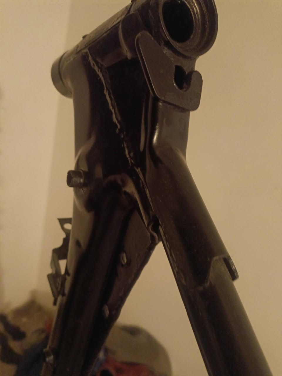 سلام عليكم شاصي البيع سعر 375 وبي مجال مكاني الحر اسواده وارقه كاملاه وكيلاه احمد شهاب يراني اصلي رقمي ***********
