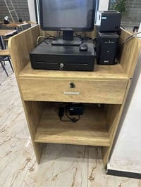 للبيع ميز طعام حديد وخشب 70*70 عدد 2 ميز طعام حديد وخشب قياس 120*70عدد...