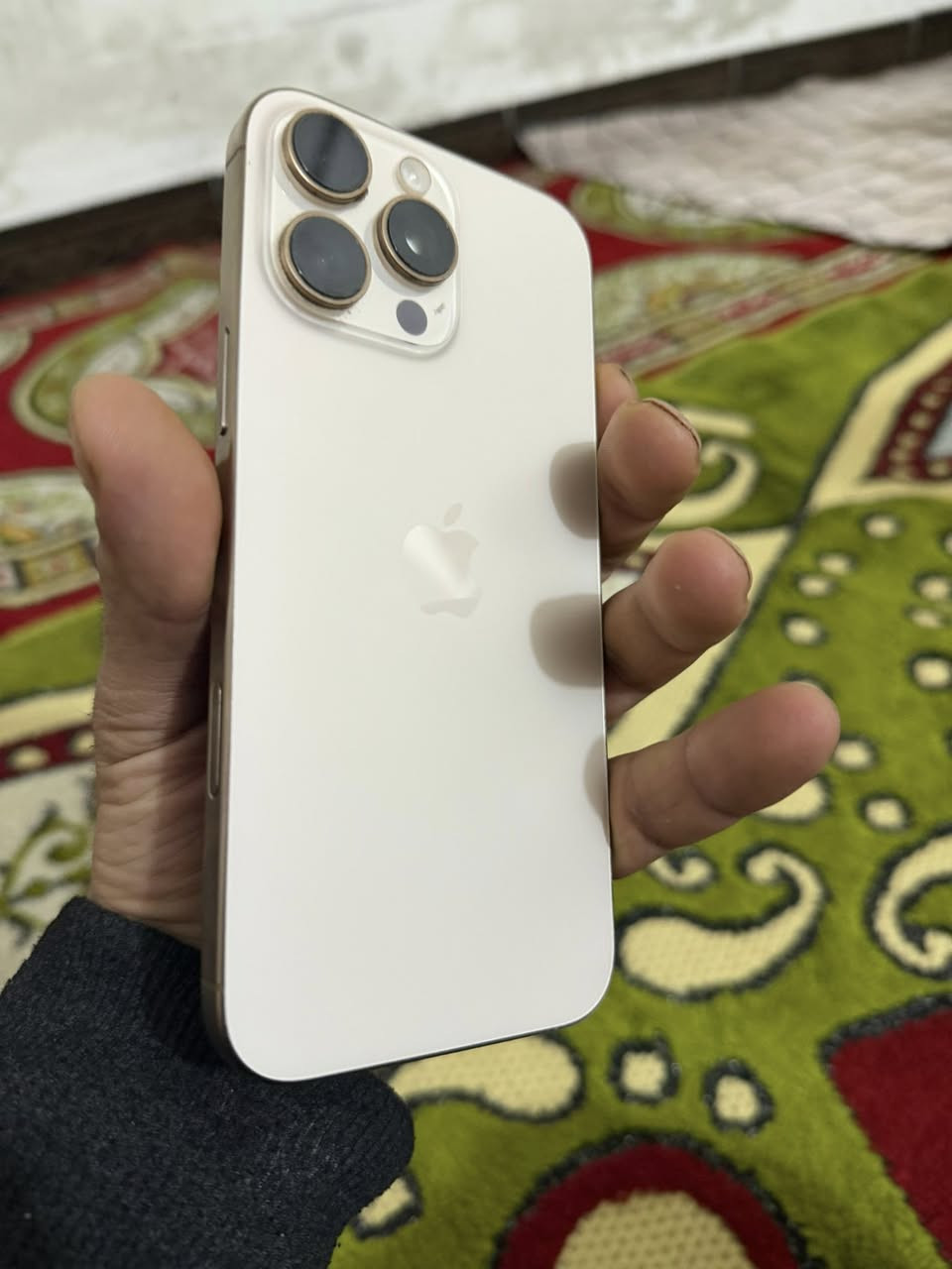 ايفون 16 برو ماكس زلغ ما بي تلفون جديد 
بطاريه 98
سعر 1300
***********
