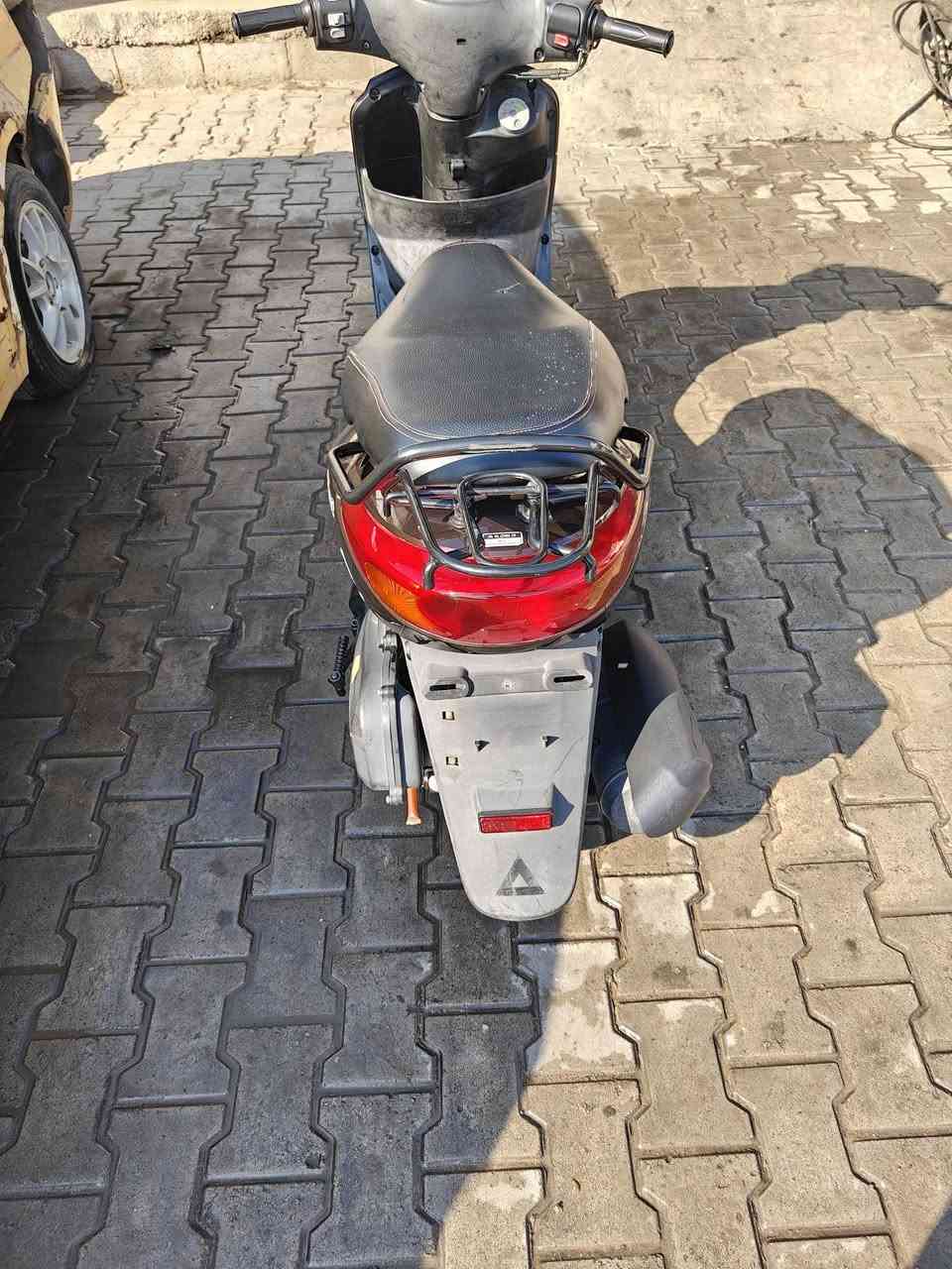 السلام عليكم
دراجة أكزز للبيع 
النظافة مثل ماواضحة بالصور 

السعر مليون و 550 الف بيها مجال قليل
***********
