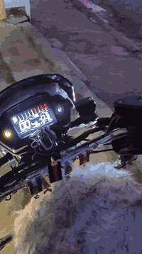 السلام عليكم دراجه للبيع  سولنك موديل 24اوراقه سويجات 2بصمات 2نضيفه دهن اصلي الماني وبانزين محسن  وصلت 675 ومابعت مكاني الانبار القائم ...***********
