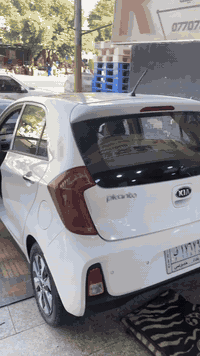 جانب من اعمال اليوم تركيب شاشةكيا بيكانتو مديل2016 العنوان  بغداد نزلت...