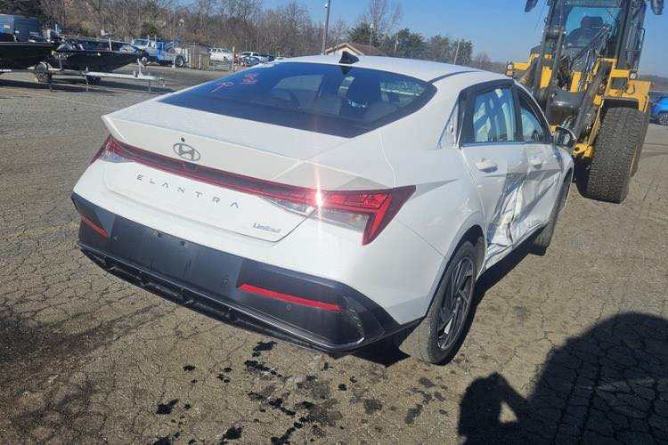 النترا لمتد 2024 فول توصل عمان بعد 8 ايام 2025/1/21
4 كامرات
فتحة 
كشن  جلد 
لد داخلي 
تدفئة تبريد كشنات 
موصفات لمتد معرفة 
الحادث واضح 

🔴من رخصة الادمن ماكو سعر لان بس اليعرف قيمته راح يخابر. 🔴

***********
