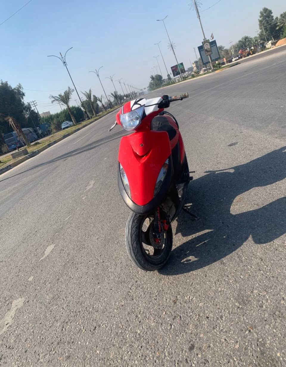 السلام عليكم
دراجه ماكس عدله
حاويه بلاديه نضيفه كلش 
بوشه 49 تمشي 120 
معدلها 100
دشبول اشاير هورن 
كهربائيات كله شغال 
نكره سلف 
كابريته شرط جديده 
شيال كامل جديد 
دراجه نضيفه كلش 
مبدللها بس ولفات  
دراجه كهربائيات كلها شغاله مابيها اي نقص 
دراجه كلش نضيفه او جديده سعرها :
450مجالها بسيط حك الجيه 
مكاني كربلاء /الحسينيه /منطقه الامام عون (ع)
رقمي :***********
نقصها فقط باتري
