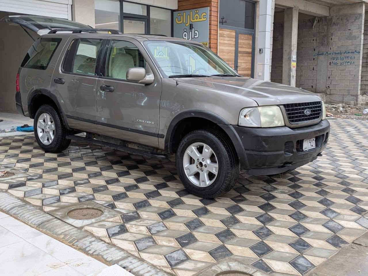 فۆرت EXPLORER 2005 قە پات مواسە پات بە س سلايت نيە دەعمو بۆياخی نيە نمونە لە جوانی  گيرو مەکینەی کراوە بە ،vvt  بە نزين هە ر ناخوات سەنەوي لەگەل دايە و کيشەی مروري نیە مالي دۆستە سعری 28 گەلا   ***********
