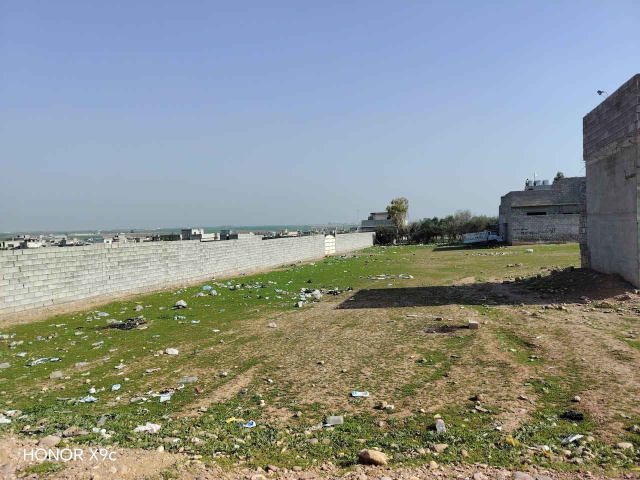 ارض للبيع في حي القوسيات
ملاسق مزرعه العميد.    خربه عسكر 

المساحه.   200.   م

سند زراعي نموذج 25حق التصرف سند ابيض وصل بلديه 

خدمات. ماء كهرباء التبليط 150متر.   

اتجاه.    قروب.   تام.   

تبعد عن المدرسه الصنيه 200متر.   

وجها.    10.    نزال.   20.   م

موقع 🌐مميز جدا مكان مرتفع 

السعر.    18.   مليون  بي مجال شي 

الاستفسار بل الارقام 

***********
***********
