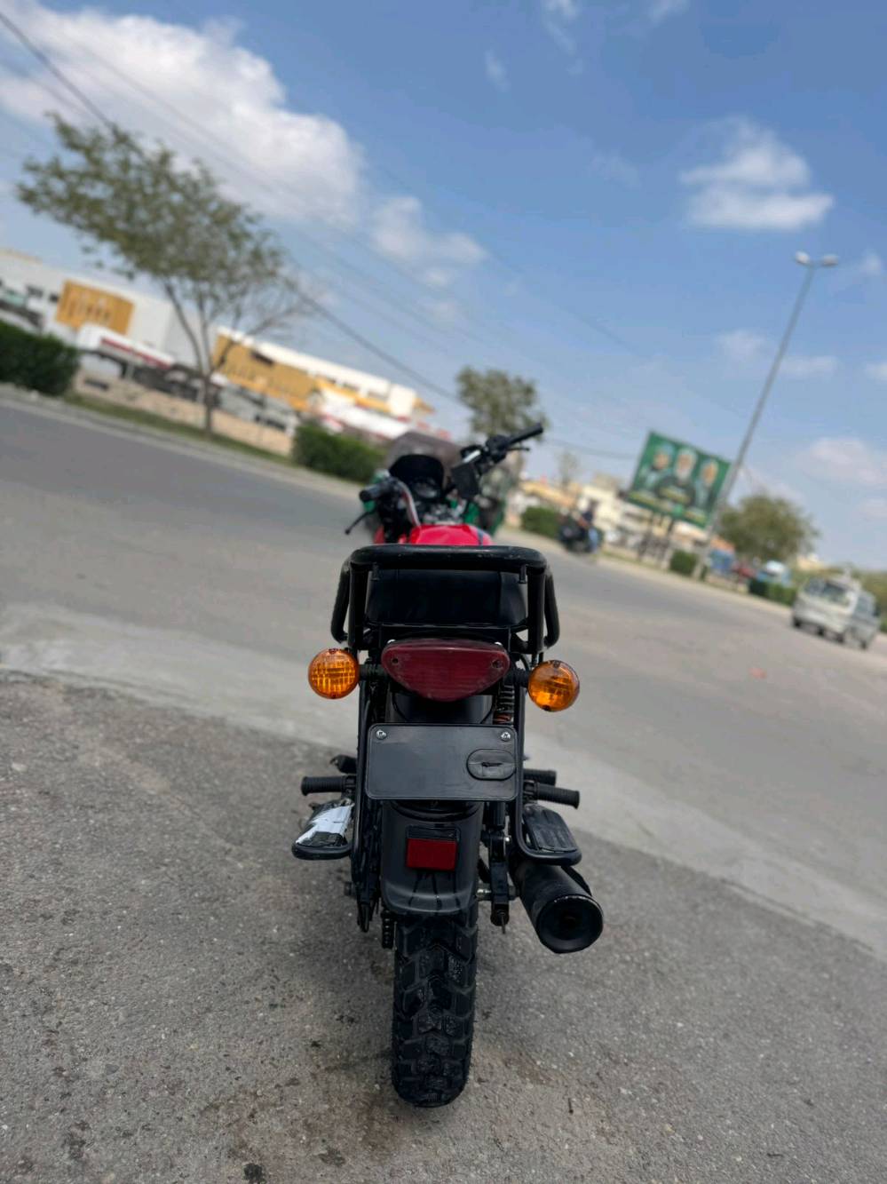 سلام عليكم شباب بوكسر 23الدراجه بيه خيط وراق ما بيه ب700وبيه مجال رقمي***********