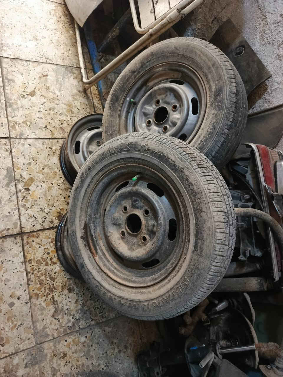 غراض كرونا تفصيخ وجديد اصلي شركة اي شي تحتاج اتصل *********** عنوان المحل شارع النضال مقابل محطة وقود البتاوين احمد ياباني
