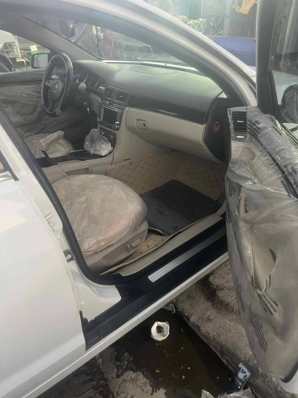 سلام عليكم 
كابرس 2008 SS بيع ومراوس فول 
سلايت كشن كهرباء فتحه تبريد قطعتين دواخلها حلوه مكينه 3600
السعر 70 وبيها مجال 
بيها قطع ابيع احزام بدون دواخل
***********
