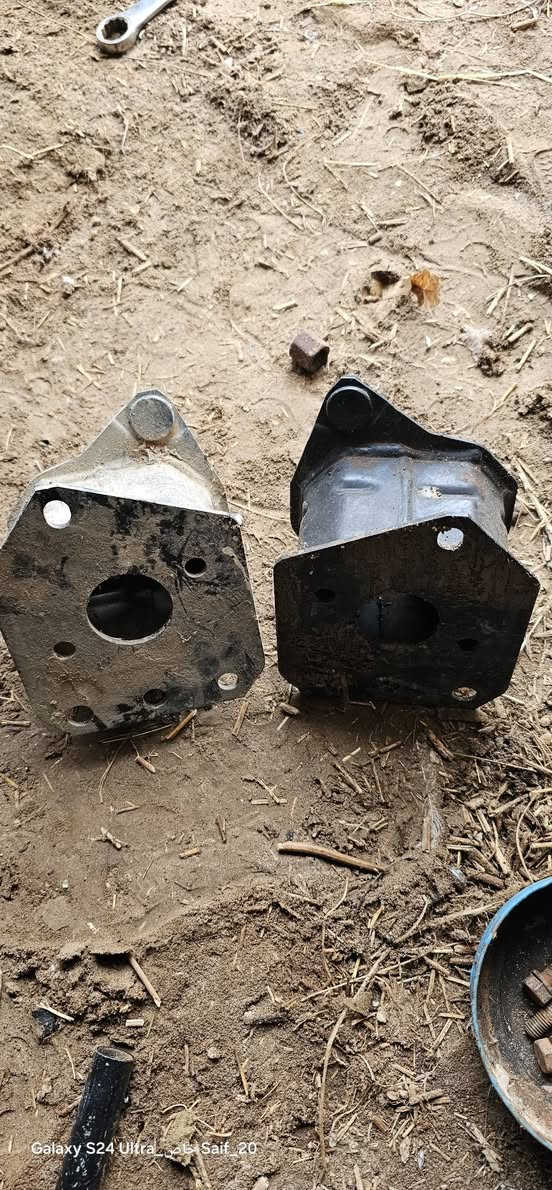 السلام عليكم موجود غراض لاندكروزر للبيع يلي يفيدنه يتصل *********** ادمن ممكن توافق
