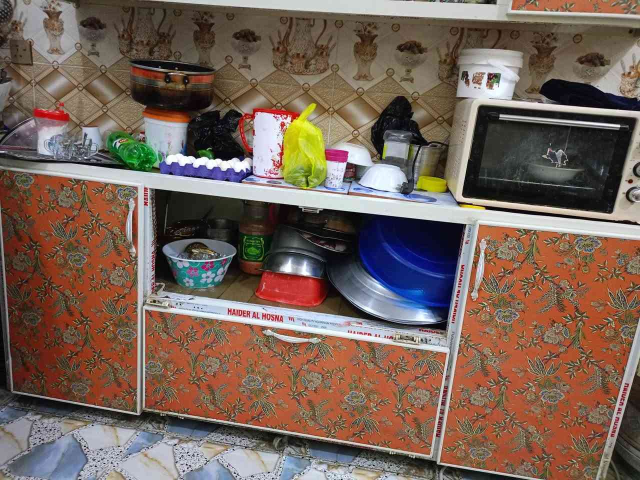 السلام عليكم
للبيع كاونتر مستخدم 
بي نقص بس بابين 
السعر على الخاص 
***********
