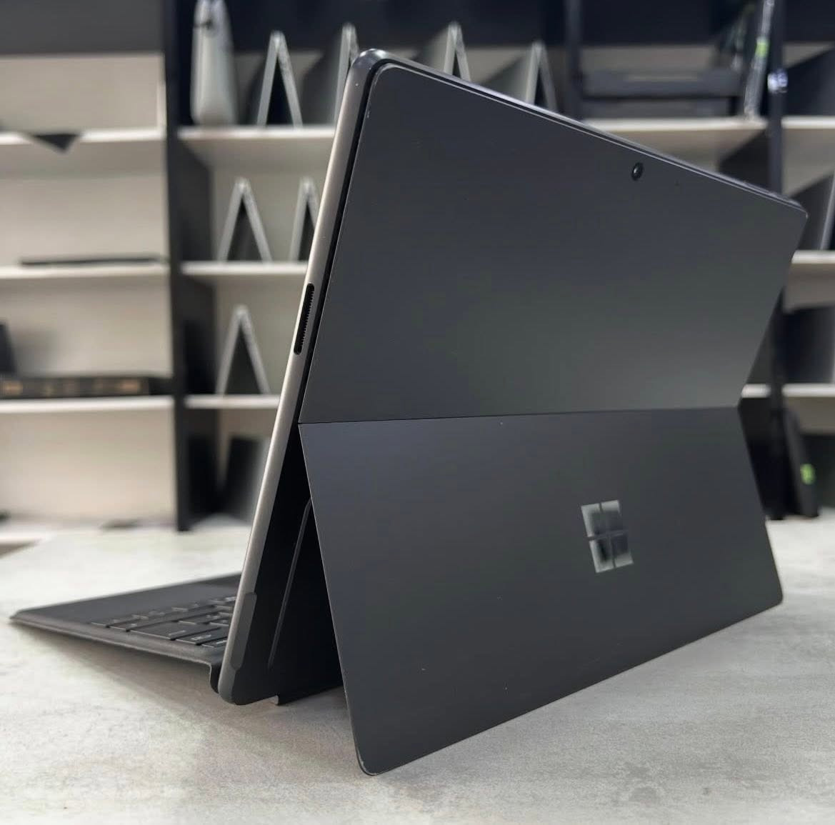 � لو بتدور على جهاز Premium بأداء قوي وسعر مميز، فـ Surface Pro 8 هو الاختيار الصح

Surface pro 8
i7-1185g7
16gb
512gb 

Price : 🔥🔥🔥🔥🔥


**إذا كنت صاحب هذا الإعلان وتريد حذفه لأي سبب، رجاءا أرسل رسالة إلى الدعم الفني**