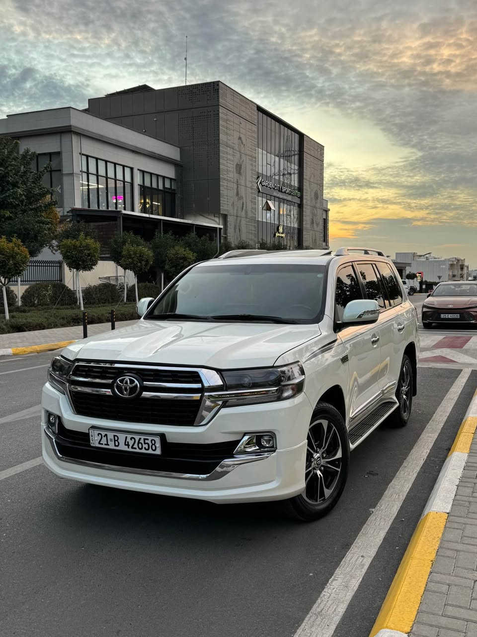 وه‌نه‌وشه‌ مۆدێل ٢٠١١ قه‌پات مواسه‌فات ناوو ده‌ری كراوه‌ به‌ ٢٠٢١ له‌سه‌ر ساغی  ته‌نها پارچه‌ گۆراوه‌كان و یه‌ك په‌ڵه‌ بۆیاخی هه‌یه‌ برێمی ده‌ره‌جه‌ یه‌كه‌ فول فوله‌ ناوزه‌رده‌ كوشن جلدو كاره‌بایه‌ سلایده‌ سه‌لاجه‌یه‌ شان ئێرباگه‌ ده‌بڵ ماوسه‌ هه‌ریق به‌رپێیه‌ ستینیه‌ یادی ٦٠ساڵه‌یه‌ گێرو مه‌كینه‌ی به‌شه‌رته‌ و بێعه‌یبه ‌‌ ٦ بستۆنه‌  سه‌نه‌ویو هه‌زه‌و به‌رادی تازه‌یه‌ تا ٢٠٣٠ ساردو شوختی نیه‌ هه‌موو گیانی به‌شه‌رت
نرخی٣٣٠ و كه‌مێك معامه‌له‌ گۆرینه‌وه‌ ناكه‌م
*********** ڤایبه‌رو واتسئاپی له‌سه‌ره‌
*********** السليمانية, العراق
