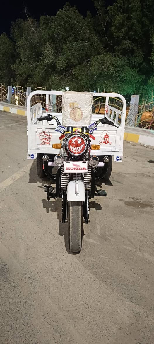 السلام عليكم
الستوته للبيع موديل 16 أوراق كامله بسمي 

الستوته جاهزه ي نقص مابيه كهربايات كله شغل 

محرك 24 برغي مامفتوحه بيه مكفوله من كلشي 

تخم تاير جوبلس اكسن بل جيس جاهزه للخير 

اتريك وين مايعجبك مكفوله من كلشي جاهزه 

مكاني بل ناصريه يم كراج بغداد الموحد 

السعر ( مليون 500 ) رقم ( ***********)
