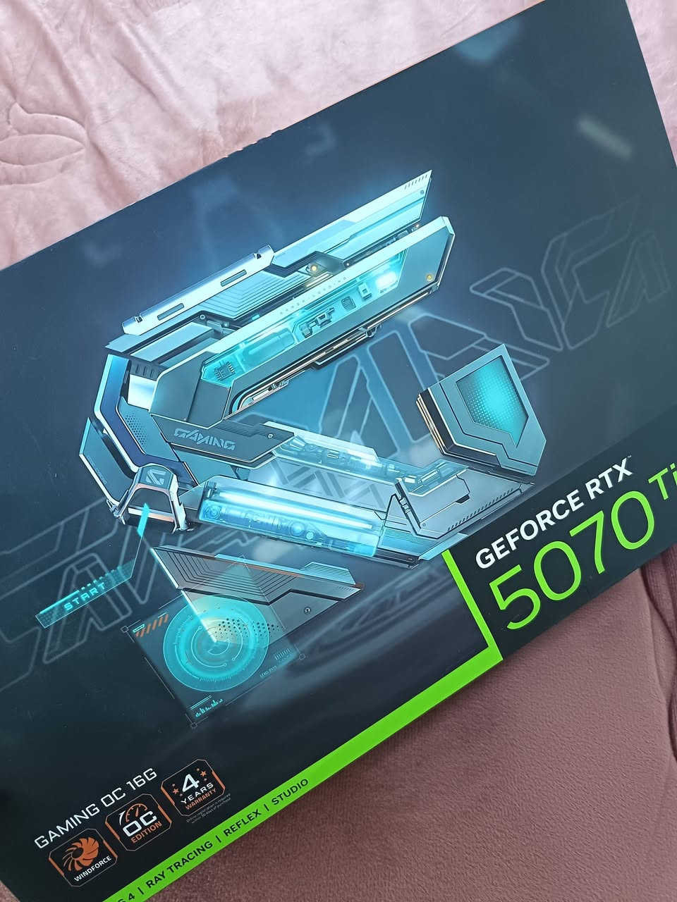 للبيع – Gigabyte GeForce RTX 5070 Ti GAMING OC 16GB 🔥
إذا تدور على أداء قوي للألعاب والتصميم، فهذا الخيار المناسب.
✅ إصدار Gaming OC
✅ ذاكرة 16GB
✅ تبريد WINDFORCE ثلاثي المراوح
✅ يدعم Ray Tracing وDLSS
✅ الكرت نظيف جدًا وكامل مع الكارتون
✅ الفحص والتجربة متوفرة لضمان الجودة

مزاد اعلى سعر ابيع ***********
